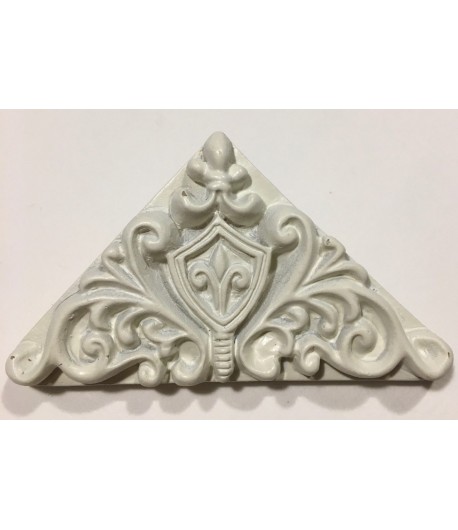 PLATRE FLEUR DE LYS 4.3 X 5.3 CM