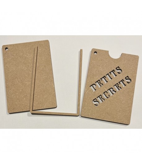 ETUI TAG PETITS SECRETS BOIS 6.5X9.5X0.9CM